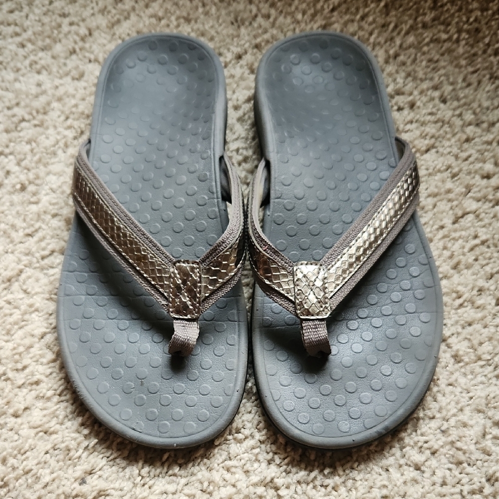 Vionic Gray Sandals